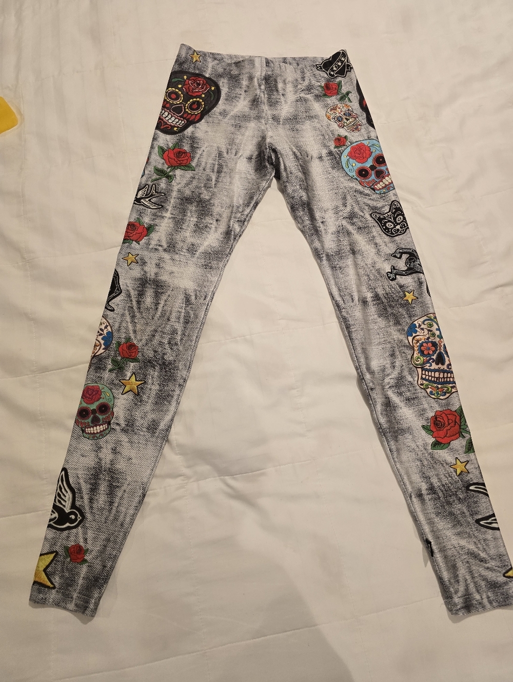 Terez Day of The Dead Print Leggings in White and Multicolor Girls XL=Womens XS - Picture 4 of 11